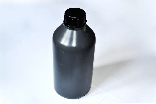 Бутыль 125 мл, цилиндрическая, градуированная, темного цвета, узкое горло, ПЭ, упаковка 200 штук