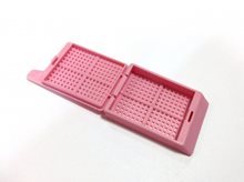 Гистологические кассеты с крышкой, отверстия прямоугольные, розовые (250/2000)